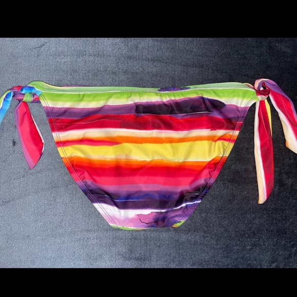 ✨2/$10 (L) Kenneth Cole Reaction Swim Bottoms - Picture 2 of 3